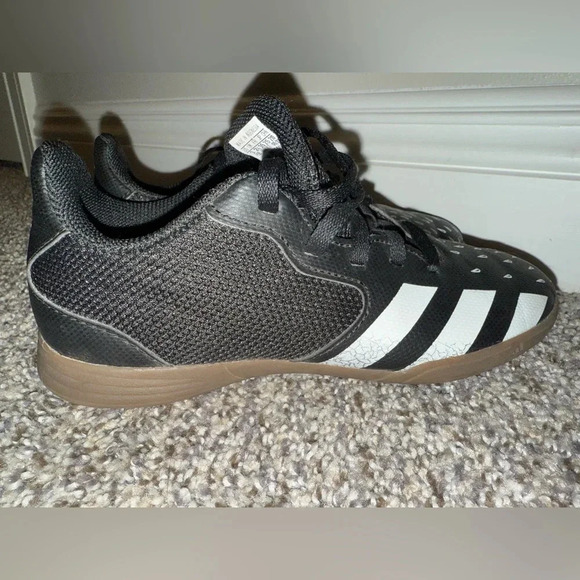 Adidas predator tennis shoes - Picture 3 of 6